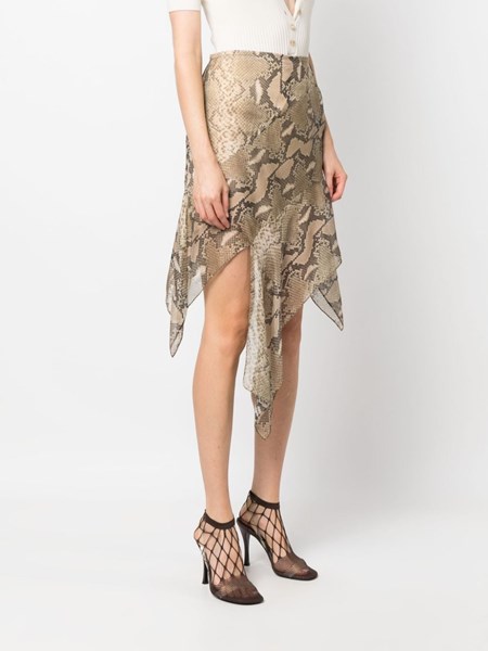 Asymmetrical skirt clearance snake