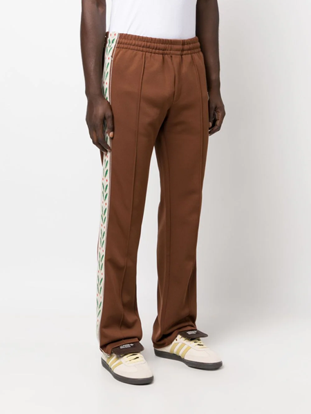 Straight track pants with patch