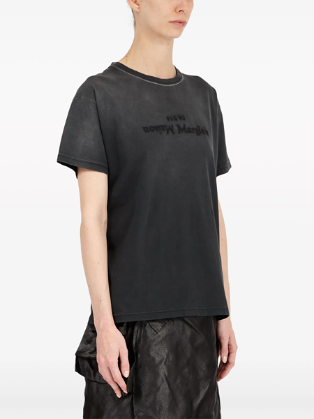 maison margiela Reverse T-shirt with print available on